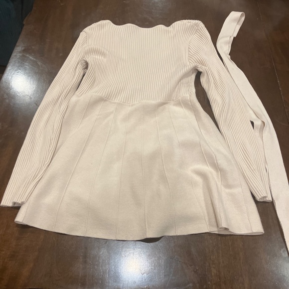 SHEIN Crème Sweater Large - Picture 3 of 3